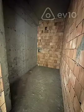 Satılır 2 otaqlı yeni tikili 84 m²