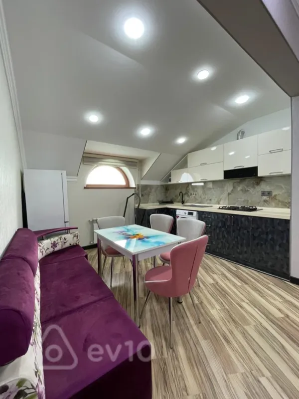Kirayə verilir 3 otaqlı yeni tikili 82 m²