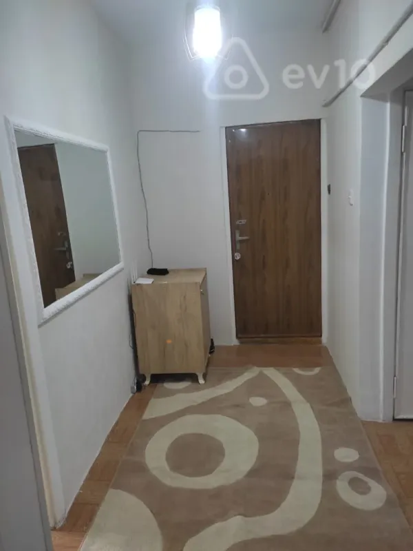 Kirayə verilir 3 otaqlı köhnə tikili 70 m²