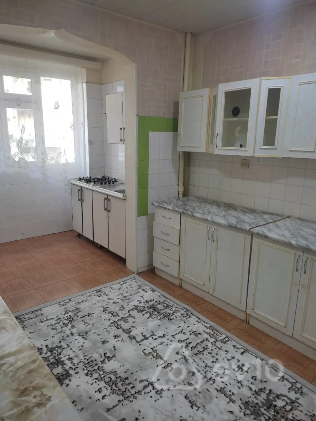 Kirayə verilir 3 otaqlı köhnə tikili 70 m²