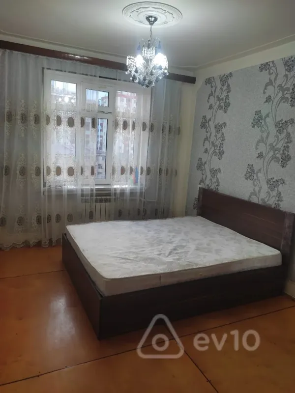 Kirayə verilir 3 otaqlı köhnə tikili 70 m²