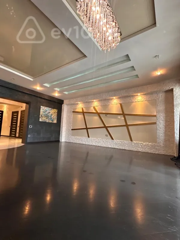 Satılır 4 otaqlı yeni tikili 200 m²