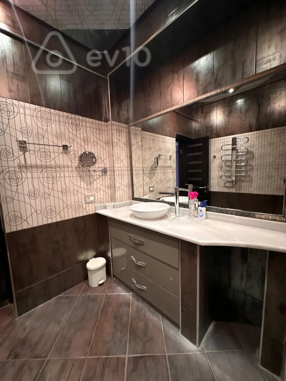 Satılır 4 otaqlı yeni tikili 200 m²