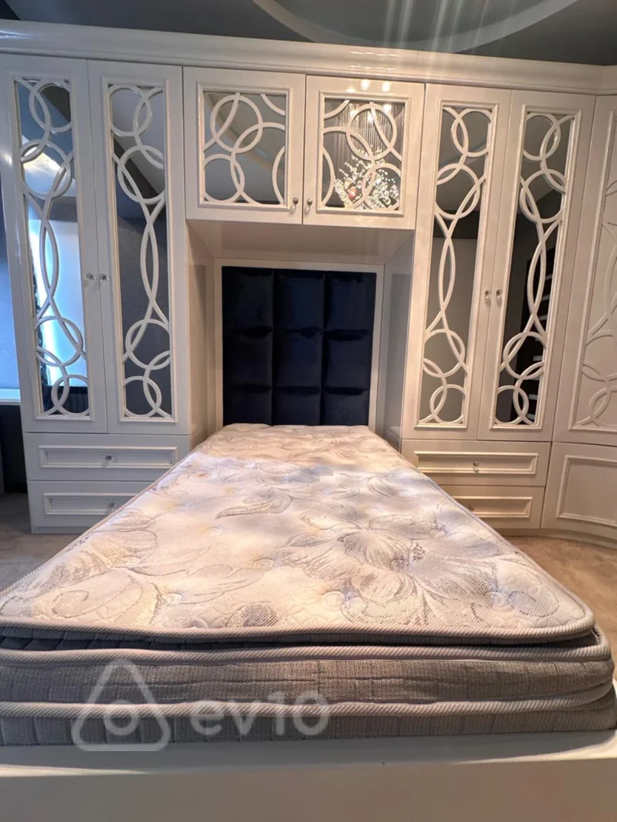 Satılır 4 otaqlı yeni tikili 200 m²