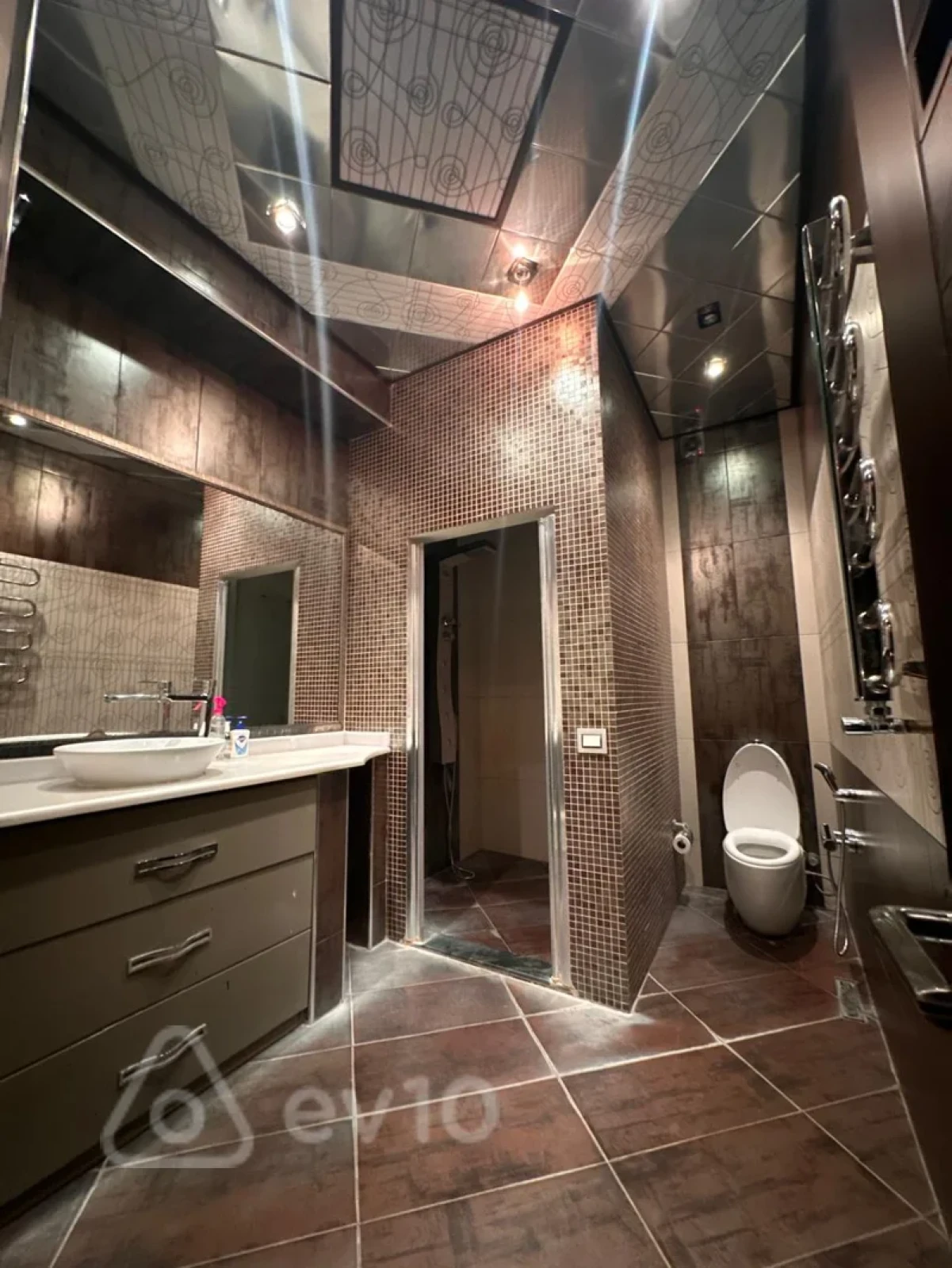 Satılır 4 otaqlı yeni tikili 200 m²