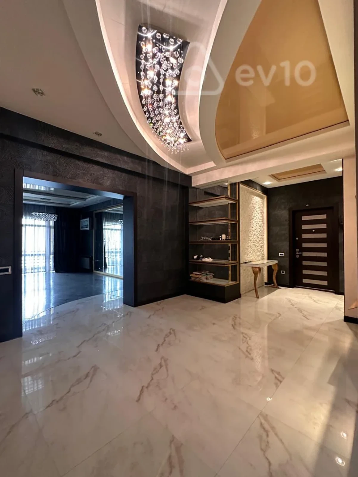 Satılır 4 otaqlı yeni tikili 200 m²