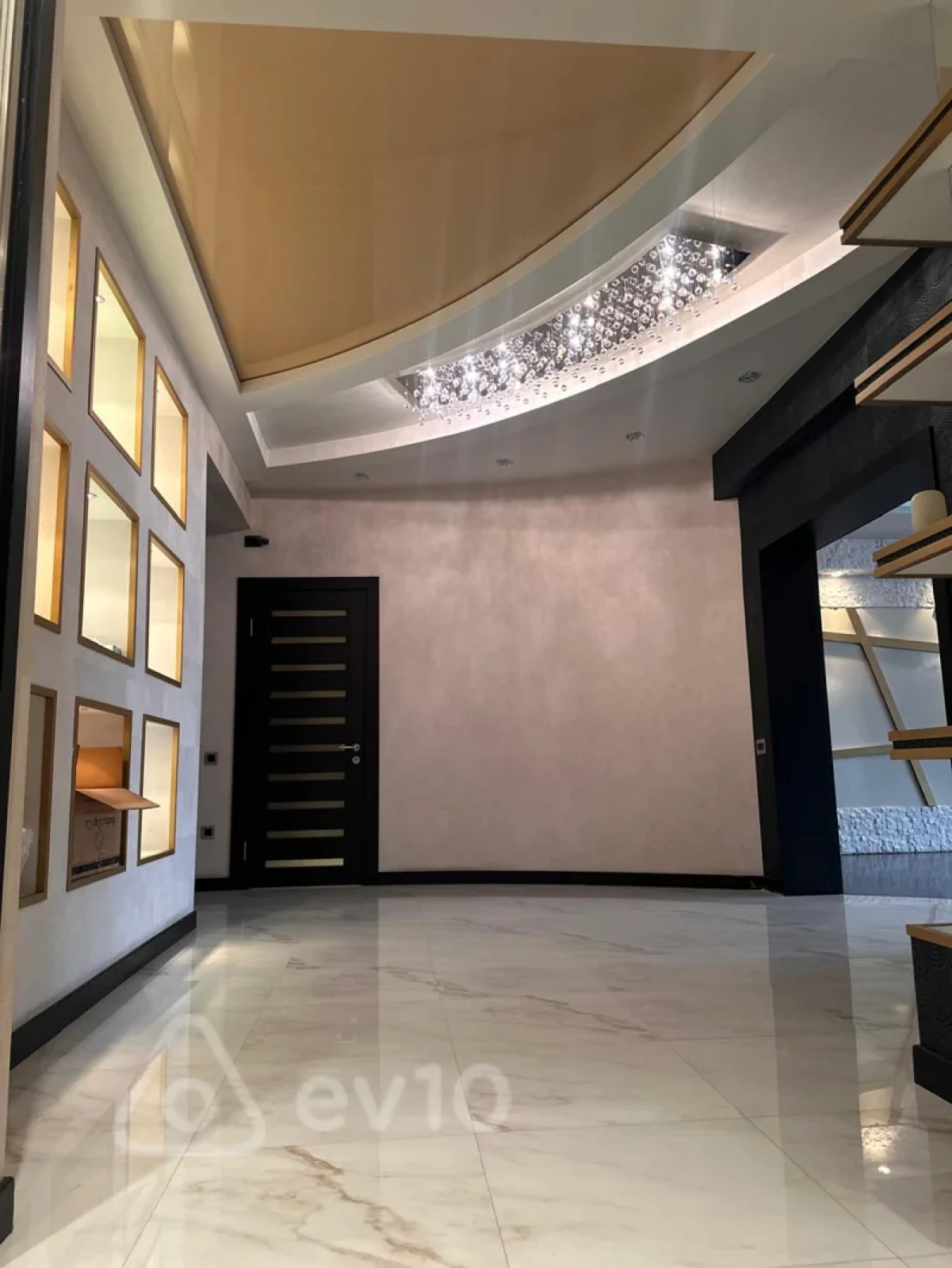 Satılır 4 otaqlı yeni tikili 200 m²