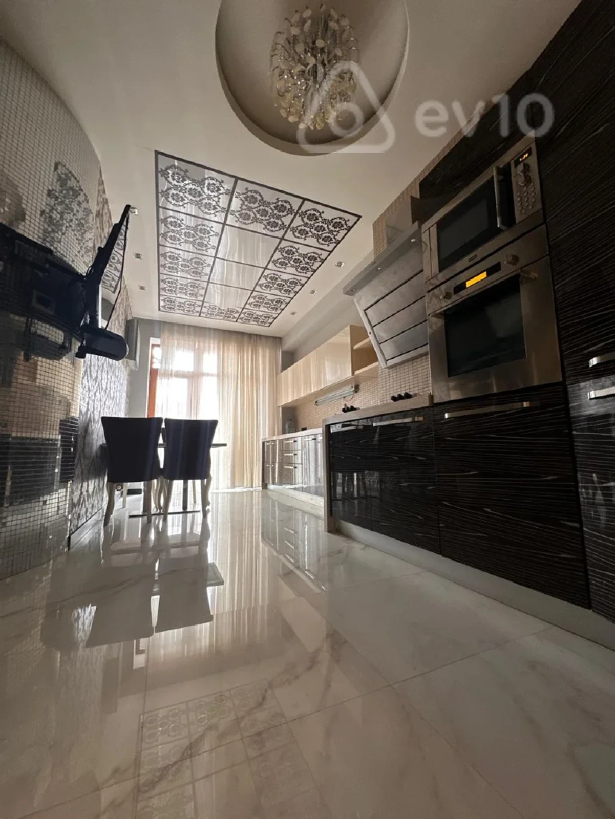 Satılır 4 otaqlı yeni tikili 200 m²