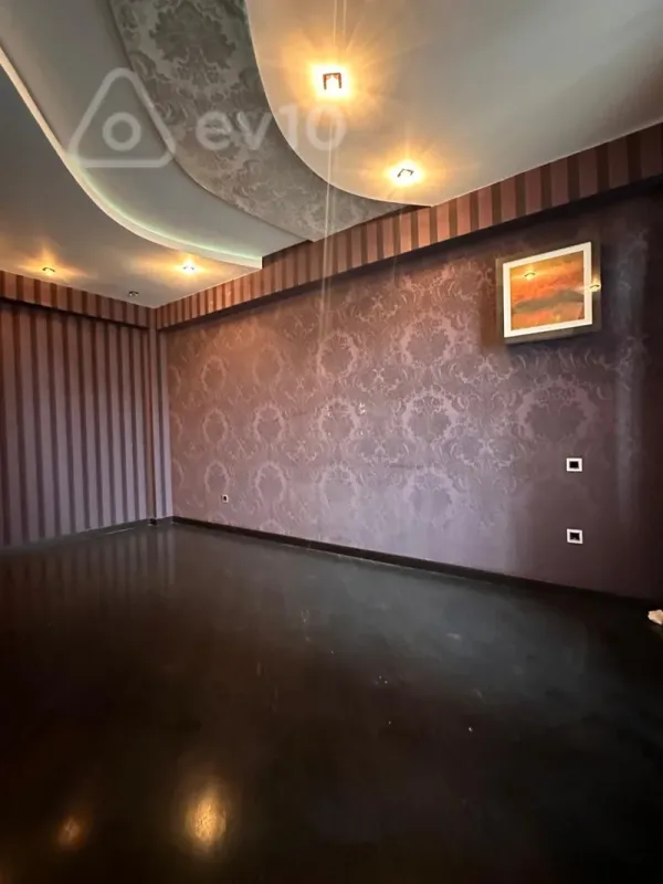 Satılır 4 otaqlı yeni tikili 200 m²