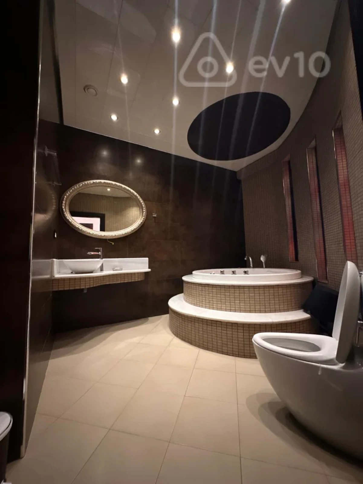 Satılır 4 otaqlı yeni tikili 200 m²