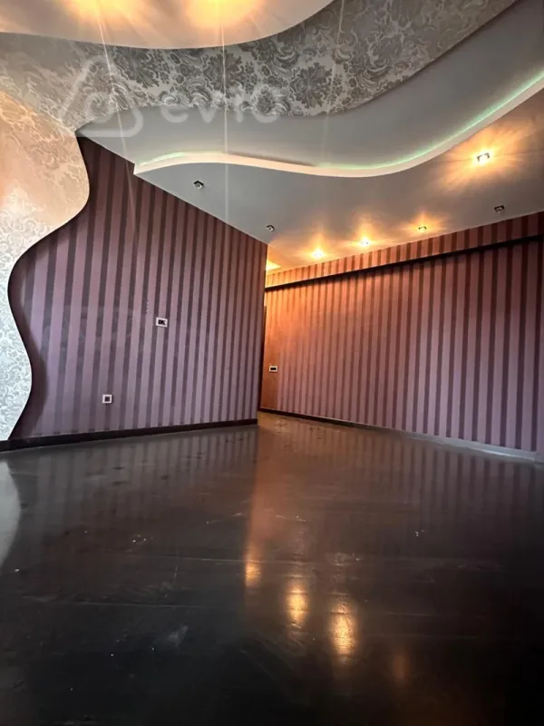 Satılır 4 otaqlı yeni tikili 200 m²