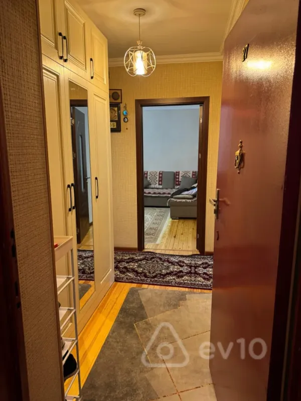 Satılır 3 otaqlı köhnə tikili 66 m²