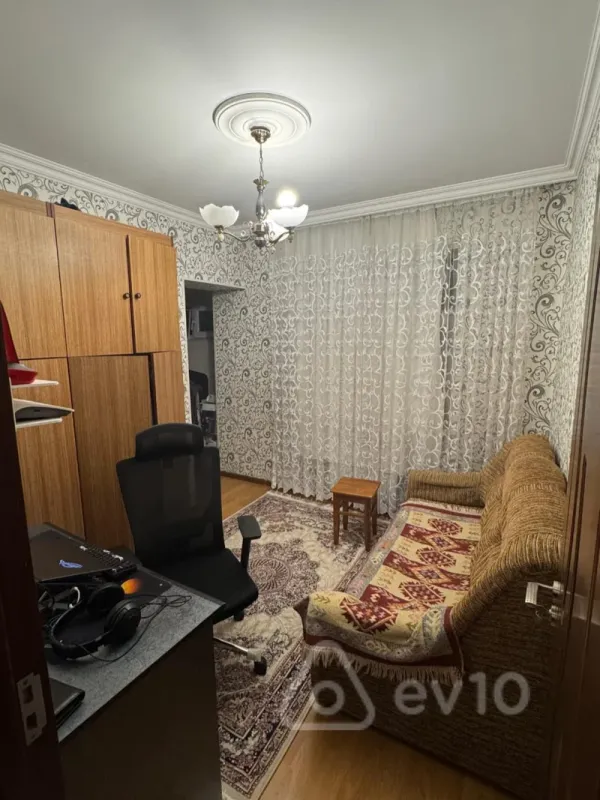 Satılır 3 otaqlı köhnə tikili 66 m²