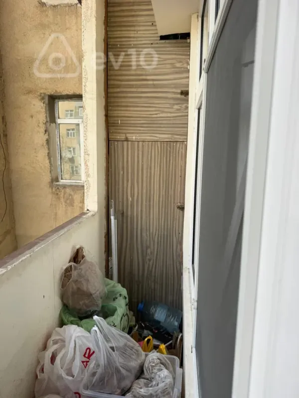 Satılır 3 otaqlı köhnə tikili 66 m²