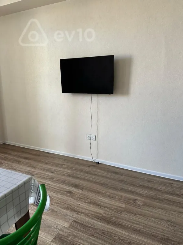Kirayə verilir 2 otaqlı yeni tikili 74 m²
