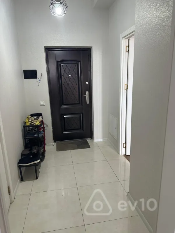 Kirayə verilir 2 otaqlı yeni tikili 74 m²