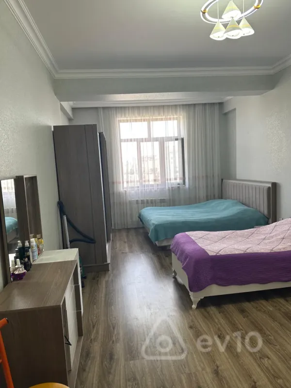 Kirayə verilir 2 otaqlı yeni tikili 74 m²
