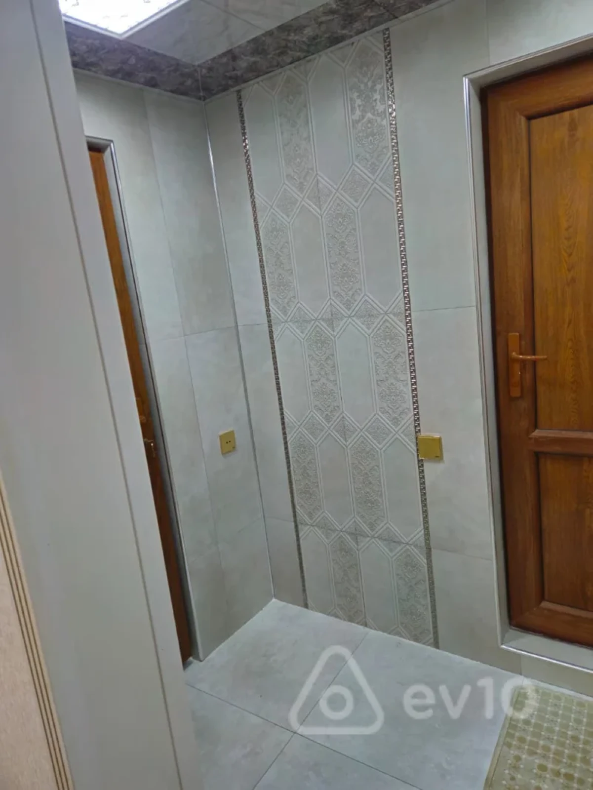 Kirayə verilir 4 otaqlı ofis 130 m²