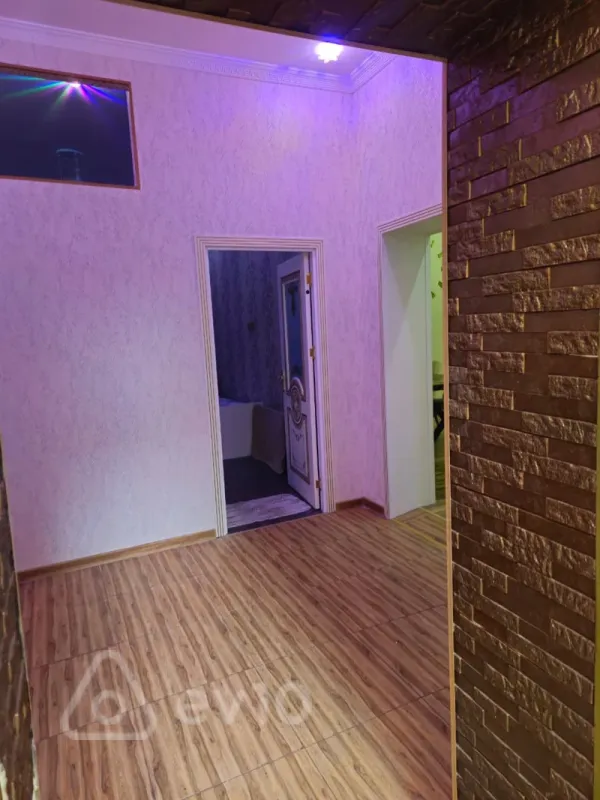 Kirayə verilir 4 otaqlı ofis 130 m²