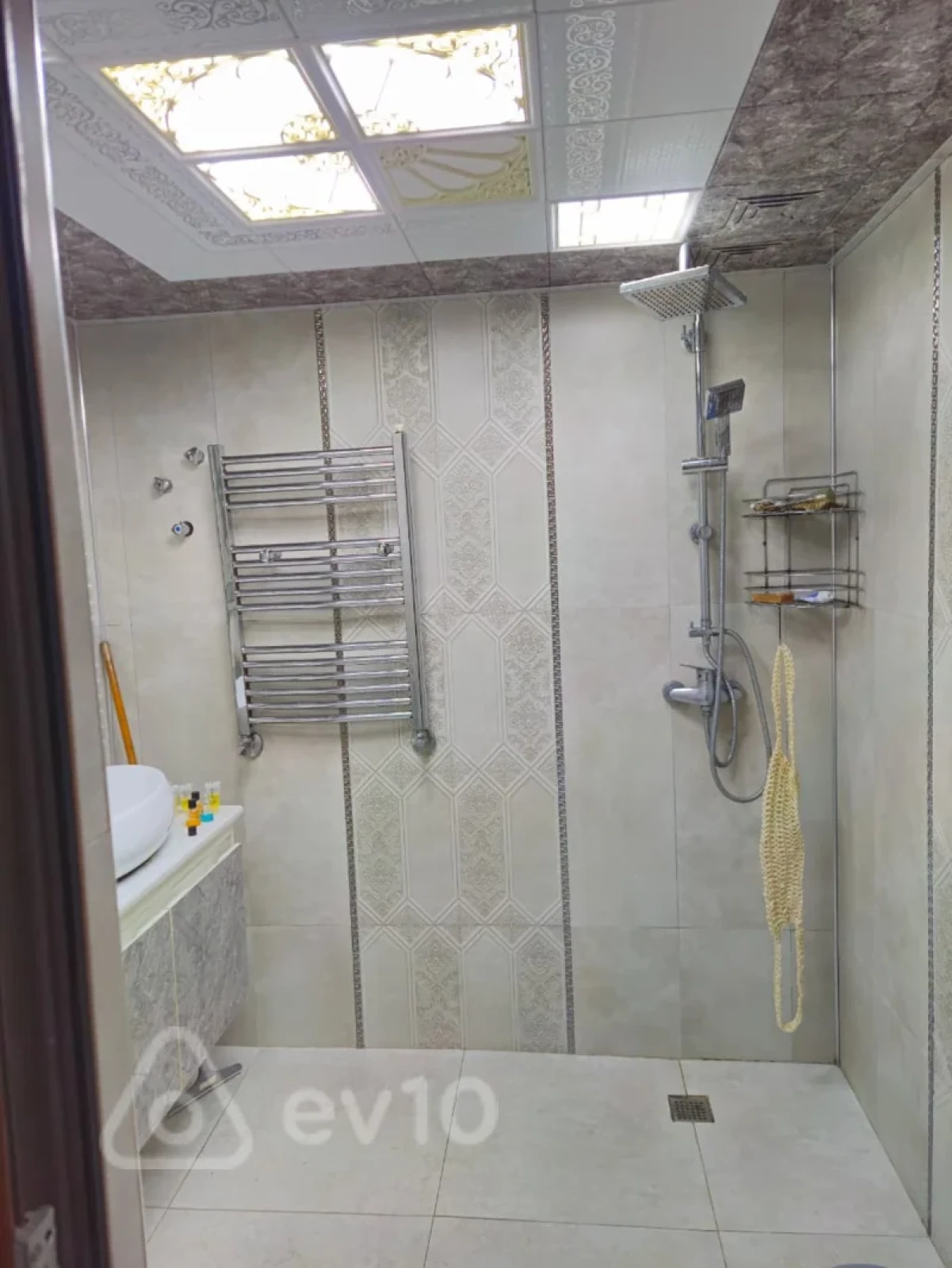 Kirayə verilir 4 otaqlı ofis 130 m²