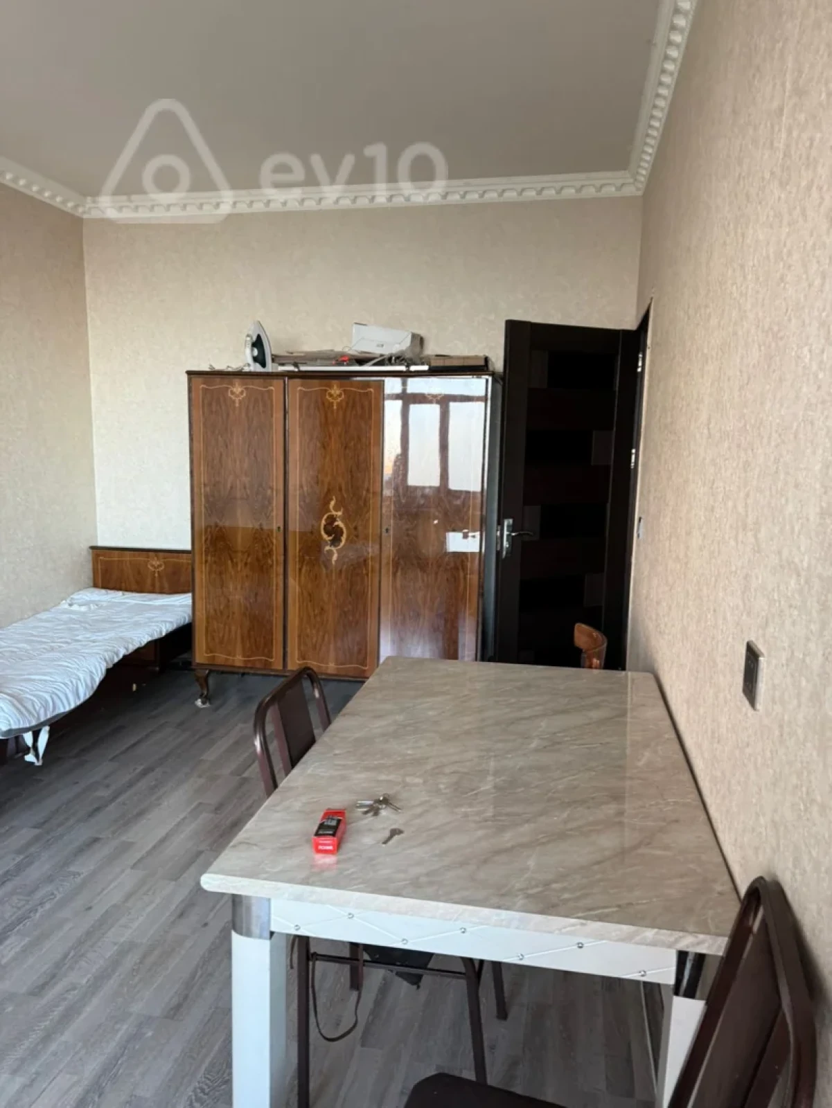 Satılır 1 otaqlı köhnə tikili 33 m²