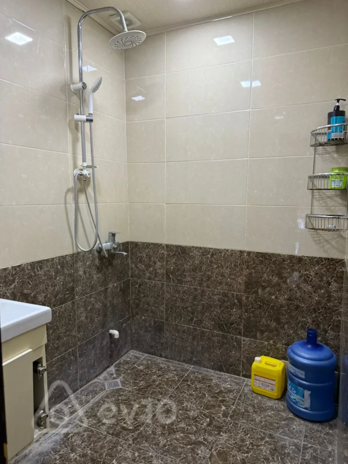 Satılır 1 otaqlı köhnə tikili 33 m²