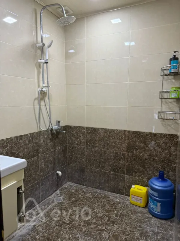 Satılır 1 otaqlı köhnə tikili 33 m²