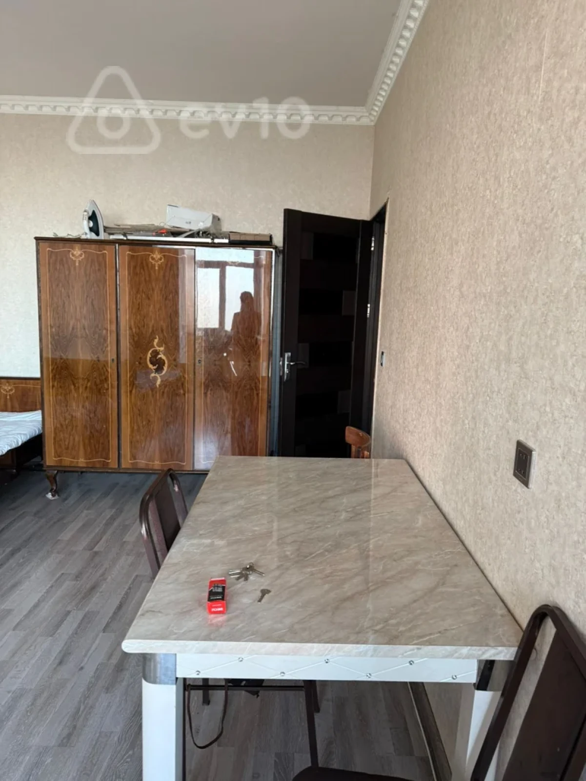 Satılır 1 otaqlı köhnə tikili 33 m²