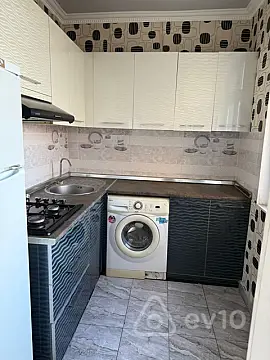 Satılır 1 otaqlı köhnə tikili 33 m²