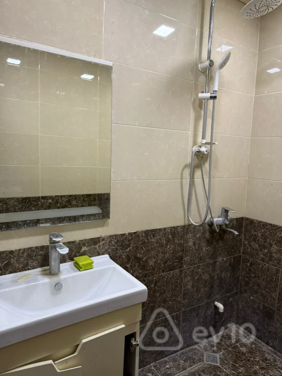 Satılır 1 otaqlı köhnə tikili 33 m²