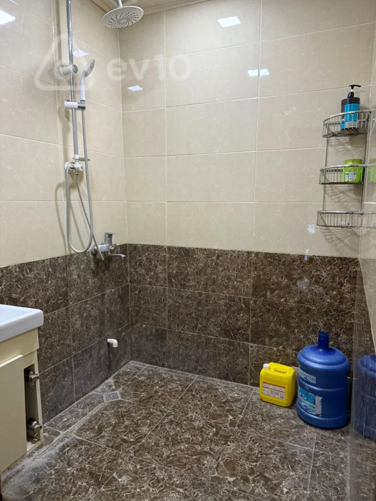 Satılır 1 otaqlı köhnə tikili 33 m²