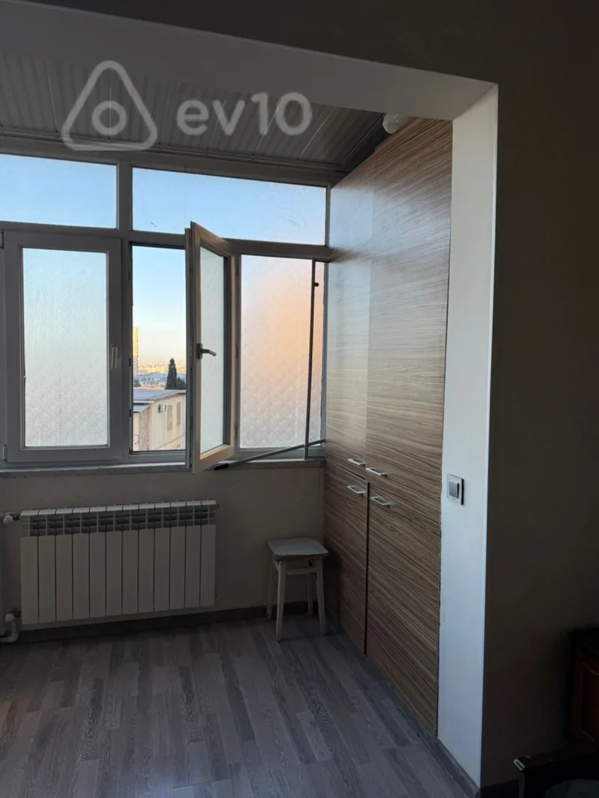 Satılır 1 otaqlı köhnə tikili 33 m²