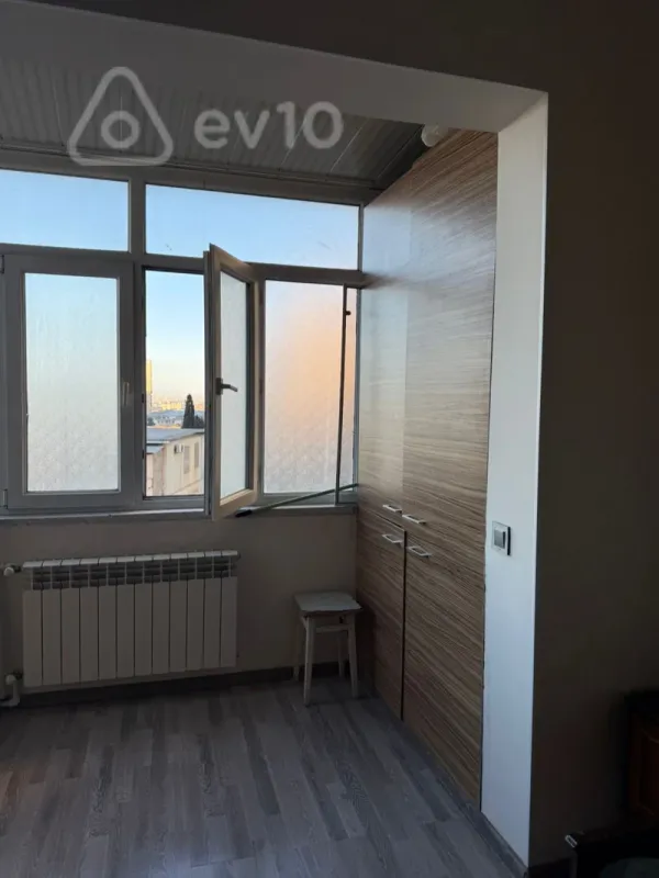 Satılır 1 otaqlı köhnə tikili 33 m²