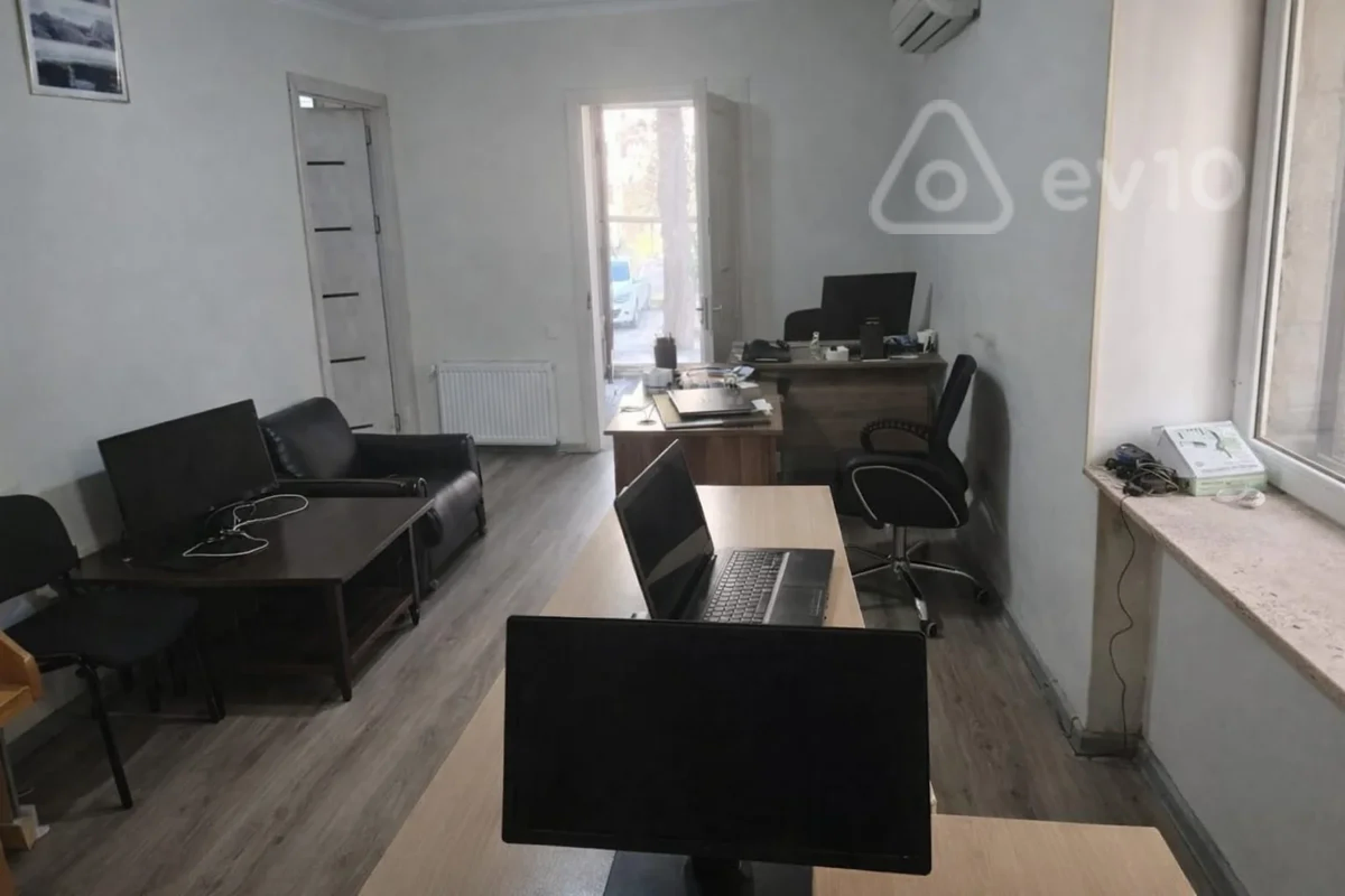 Kirayə verilir 2 otaqlı ofis 40 m²