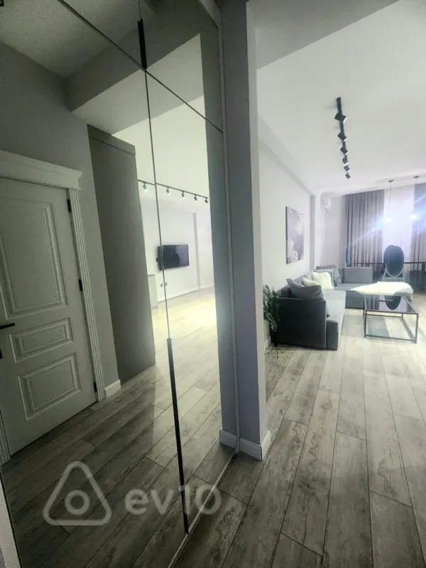 Kirayə verilir 2 otaqlı yeni tikili 93 m²