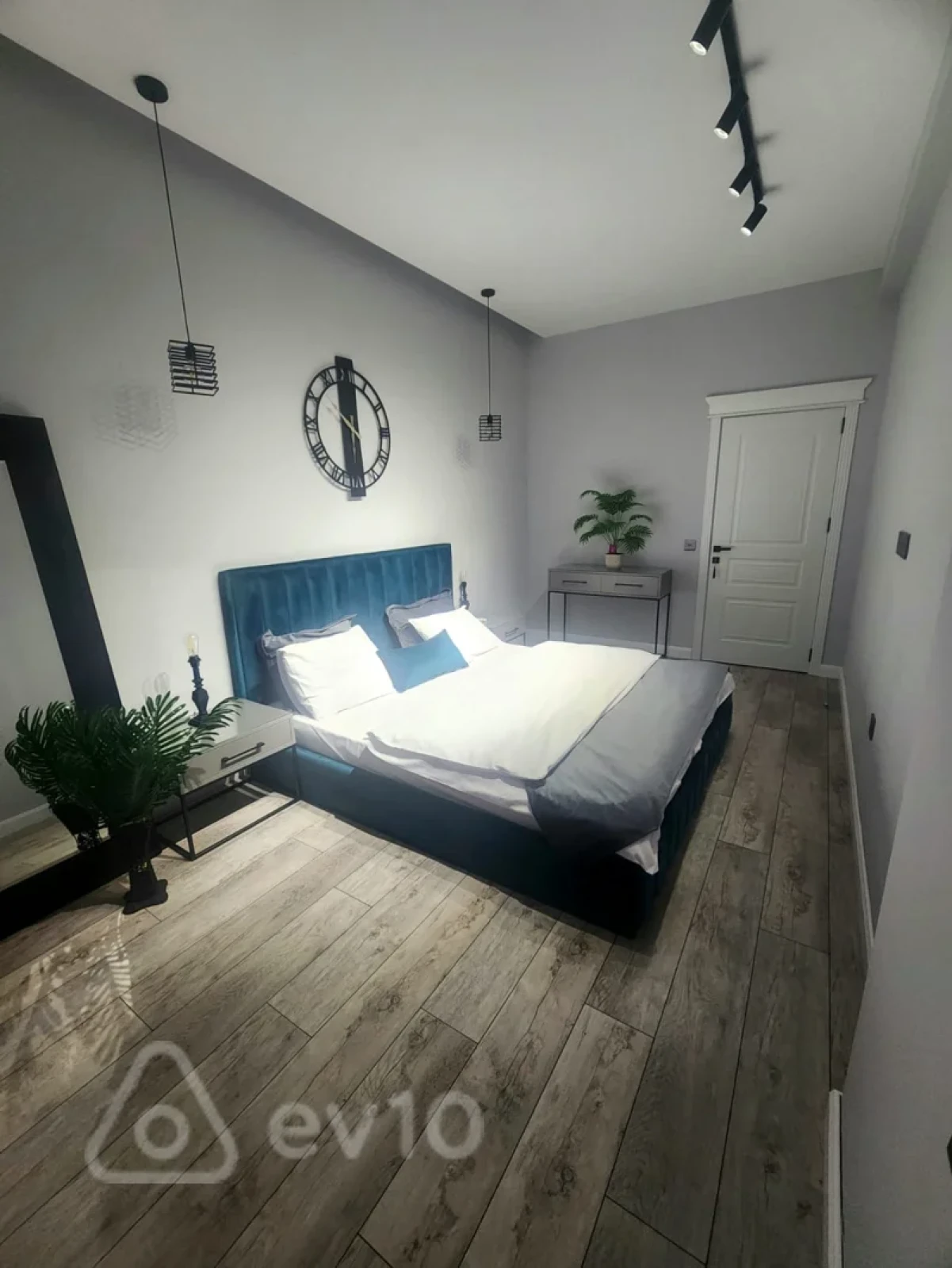 Kirayə verilir 2 otaqlı yeni tikili 93 m²