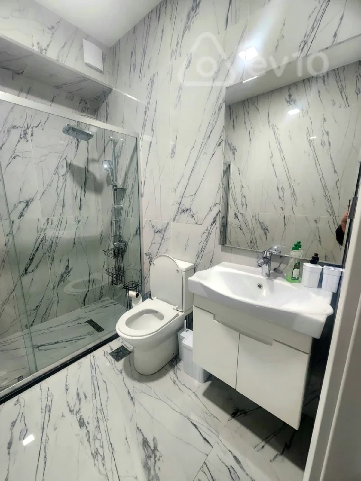 Kirayə verilir 2 otaqlı yeni tikili 93 m²