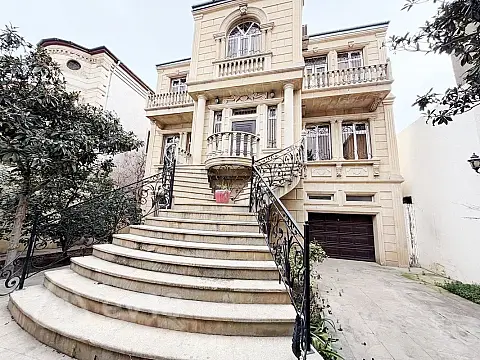 Kirayə verilir 8 otaqlı həyət evi 300 m²