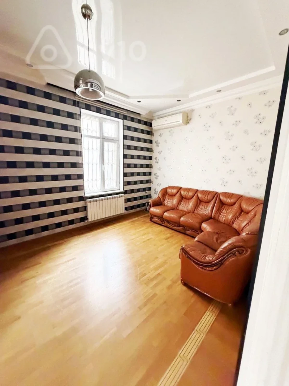 Kirayə verilir 8 otaqlı həyət evi 300 m²