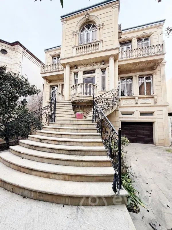 Kirayə verilir 8 otaqlı həyət evi 300 m²