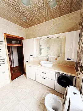 Kirayə verilir 8 otaqlı həyət evi 300 m²