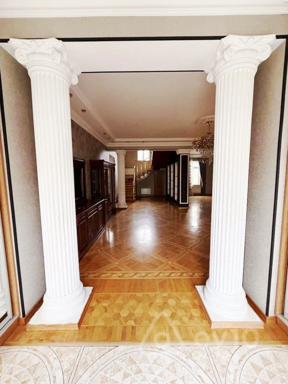 Kirayə verilir 8 otaqlı həyət evi 300 m²
