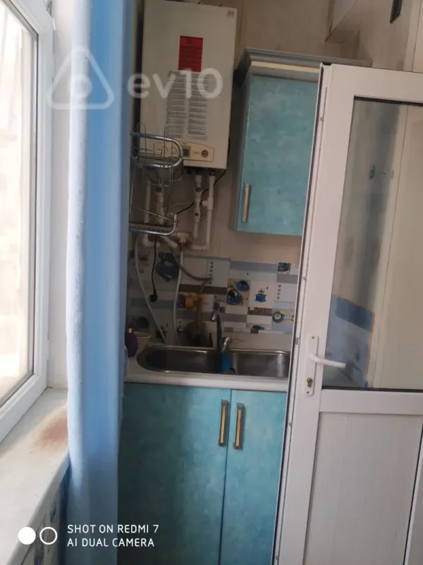 Kirayə verilir 2 otaqlı köhnə tikili 50 m²