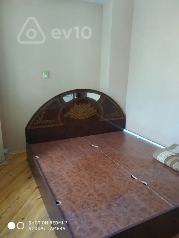 Kirayə verilir 2 otaqlı köhnə tikili 50 m²