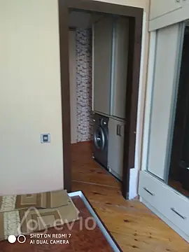 Kirayə verilir 2 otaqlı köhnə tikili 50 m²