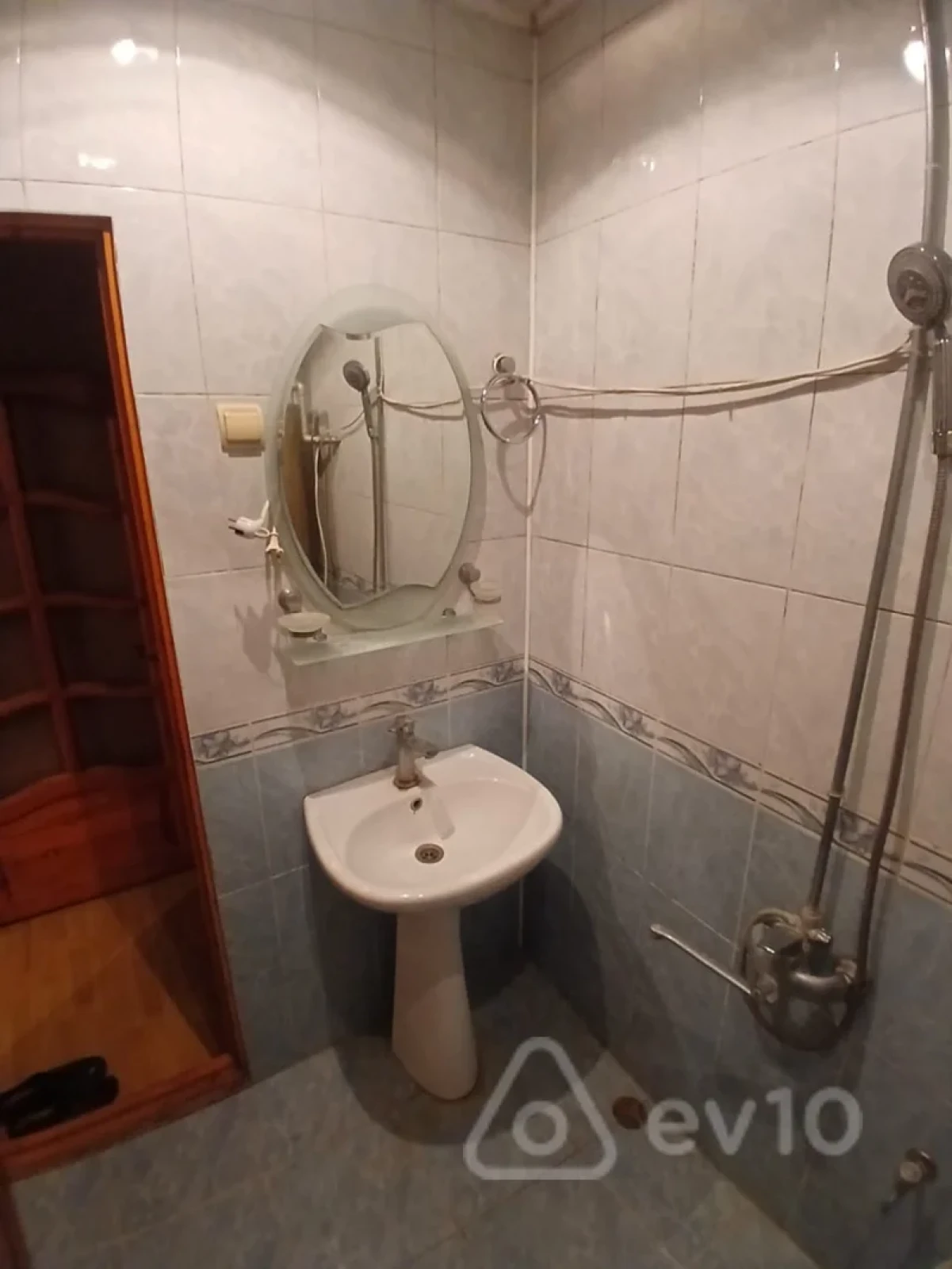 Kirayə verilir 3 otaqlı köhnə tikili 55 m²