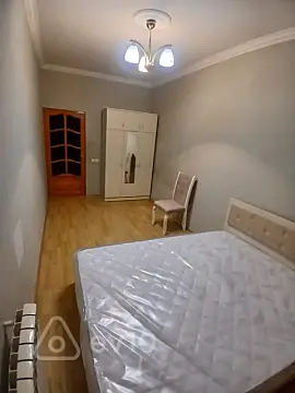 Kirayə verilir 3 otaqlı köhnə tikili 55 m²