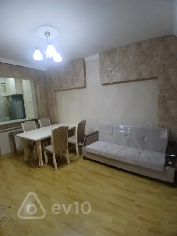 Kirayə verilir 3 otaqlı köhnə tikili 55 m²
