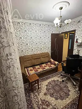Satılır 3 otaqlı köhnə tikili 72 m²