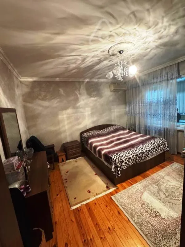 Satılır 3 otaqlı köhnə tikili 72 m²
